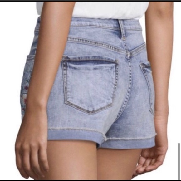 Women’s/Juniors Arizona Jean Co High Waisted 2 1/2” Denim Shorts Size 5 NWT - Picture 6 of 8